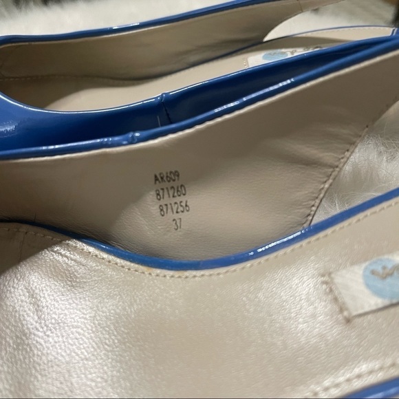 Vintage Boden electric blue patent leather kitten heels - Picture 3 of 5